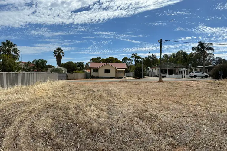 8 Edwards Street, York WA 6302