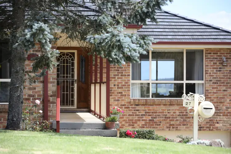 27 Dengate Crescent, Moss Vale NSW 2577
