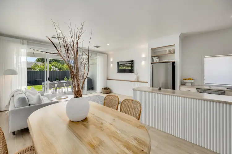 11 Burton Avenue, Park Holme SA 5043