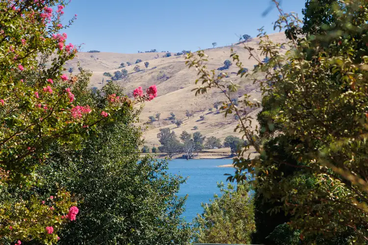 Fifth view of Homely house listing, 9 Queen Elizabeth Drive, Tallangatta VIC 3700