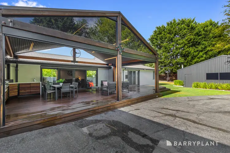 8 Stroud Court, Kilsyth South VIC 3137