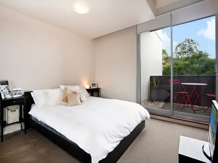 Fifth view of Homely apartment listing, 323/2-4 Powell Street, Waterloo NSW 2017