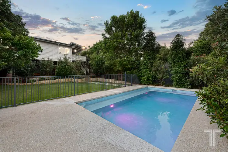 101 Victor Street, Holland Park QLD 4121