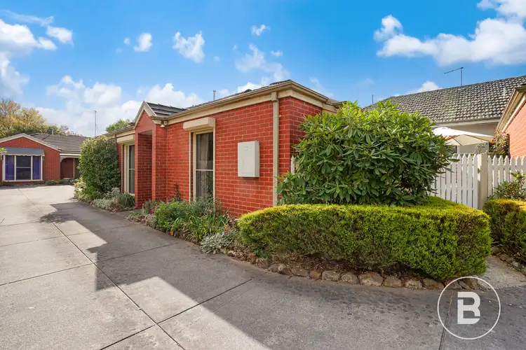 2/7 Martin Avenue, Lake Wendouree VIC 3350