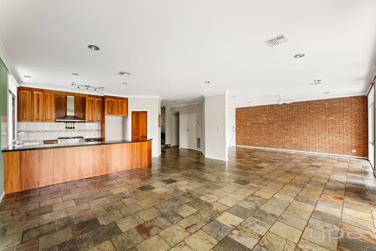 Sixth view of Homely house listing, 2 Thelma Court, Werribee VIC 3030