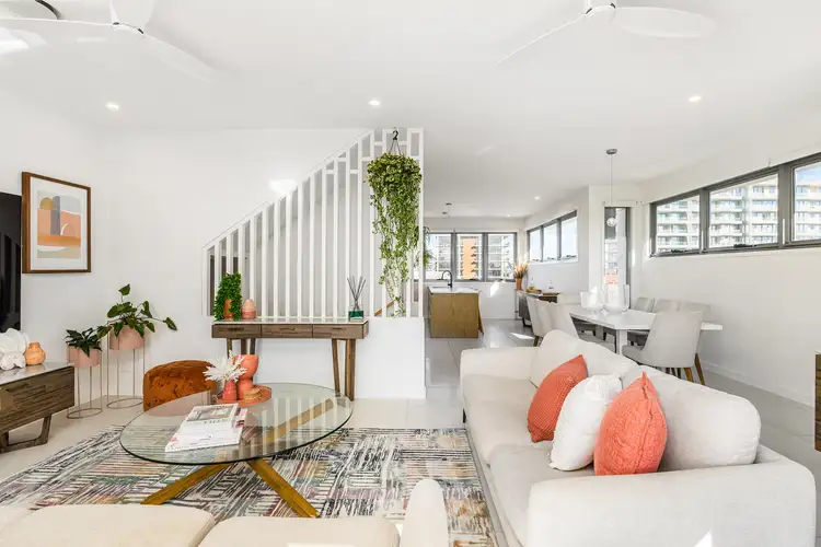 Fifth view of Homely villa listing, 1/7-11 Rutledge Street, Coolangatta QLD 4225