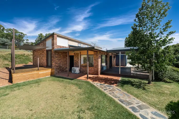 2 Nathaniel Pidgeon Drive, Armidale NSW 2350