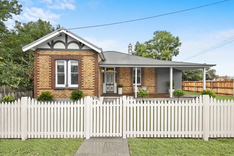 1 Belmore Road, Lorn NSW 2320