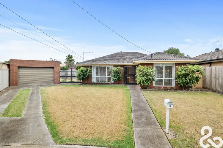 Second view of Homely house listing, 5 Barden Place, Thomastown VIC 3074