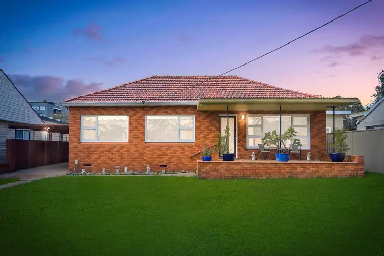 92 Banksia Avenue, Engadine NSW 2233
