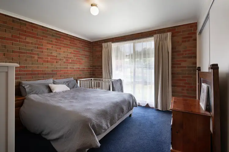 Fifth view of Homely unit listing, 2/37 Maldon Road, Mckenzie Hill VIC 3451
