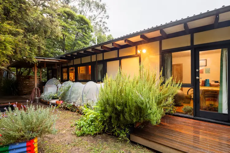 9 Forest Road