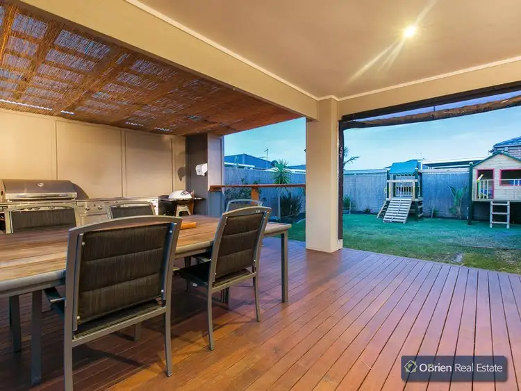 Fifth view of Homely house listing, 6 Faringdon Crescent, Cranbourne North VIC 3977