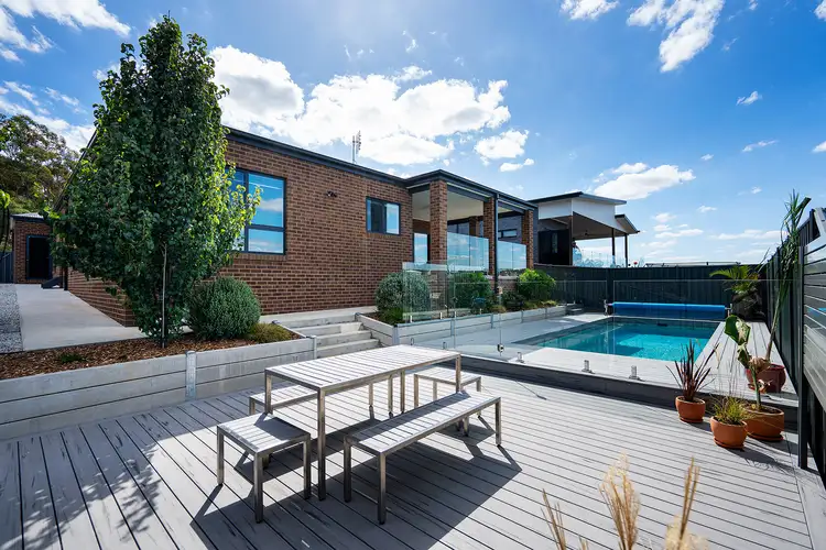 17 McKenzie Way, Mckenzie Hill VIC 3451