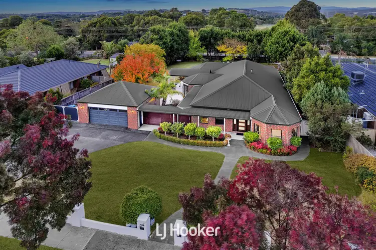 24 Glen Vista Drive, Narre Warren North VIC 3804