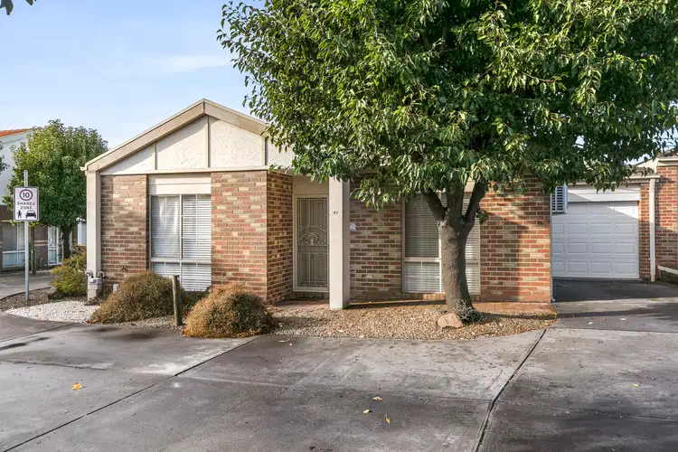 37/12 Pecks Road, Sydenham VIC 3037