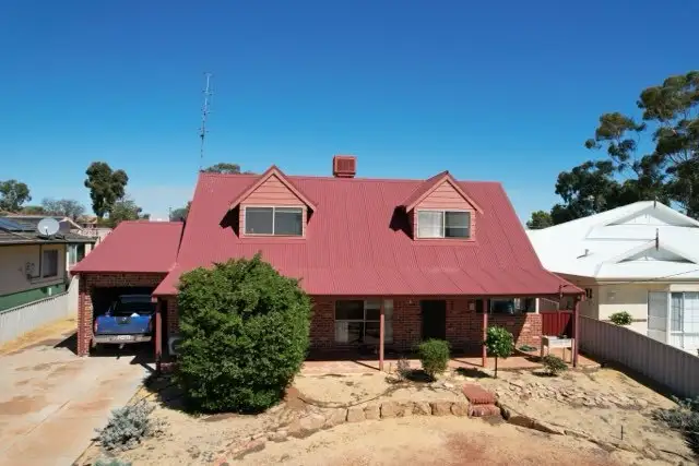 121 McLennan Street, Quairading WA 6383