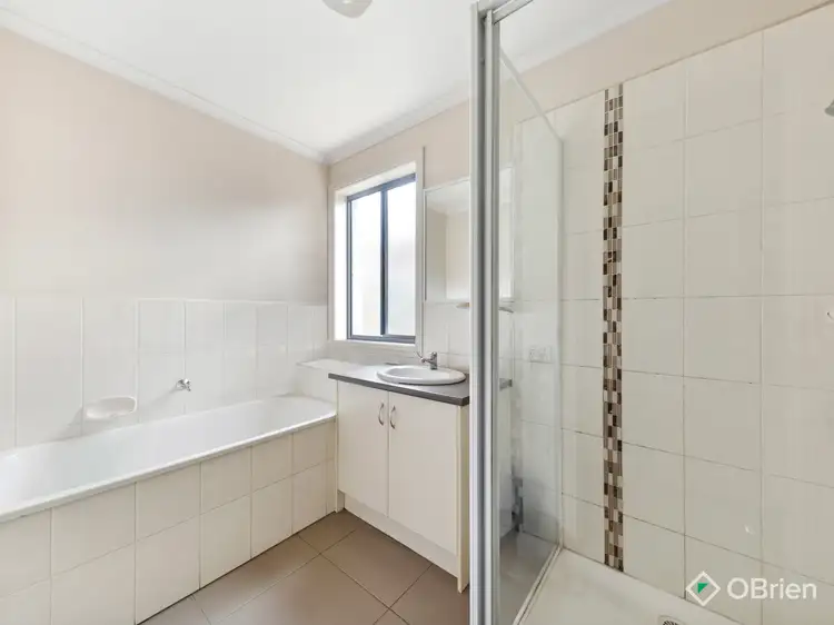 Sixth view of Homely house listing, 4 Currawong Crescent, Pakenham VIC 3810