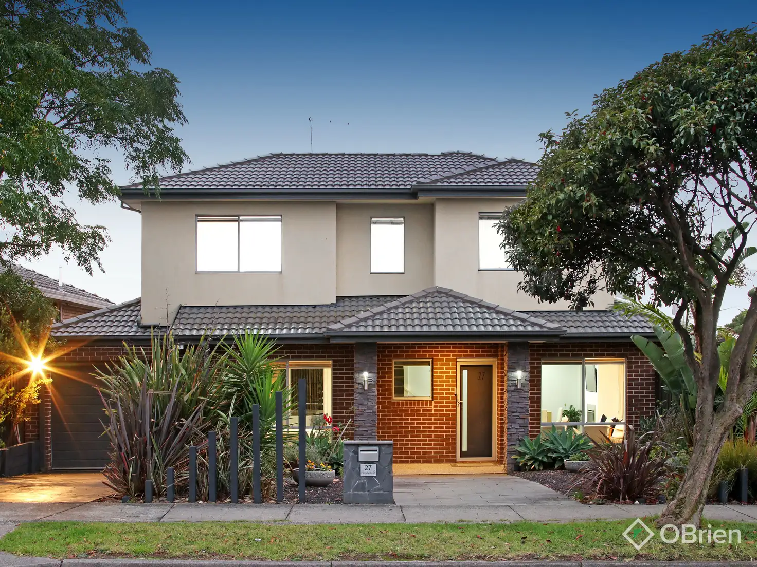 Main view of Homely townhouse listing, 27 Elizabeth Street, Oakleigh East VIC 3166
