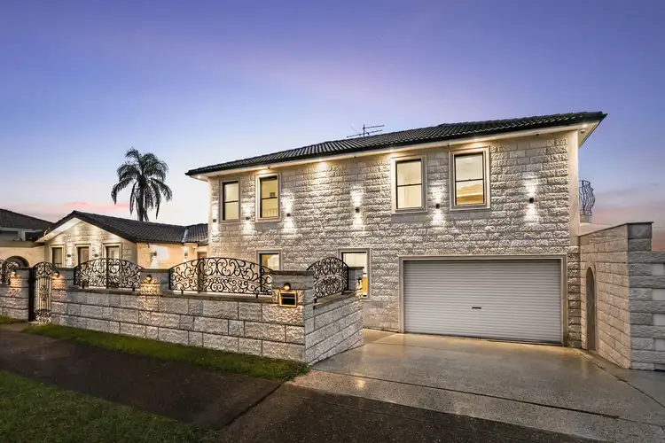 1 Hinkler Avenue