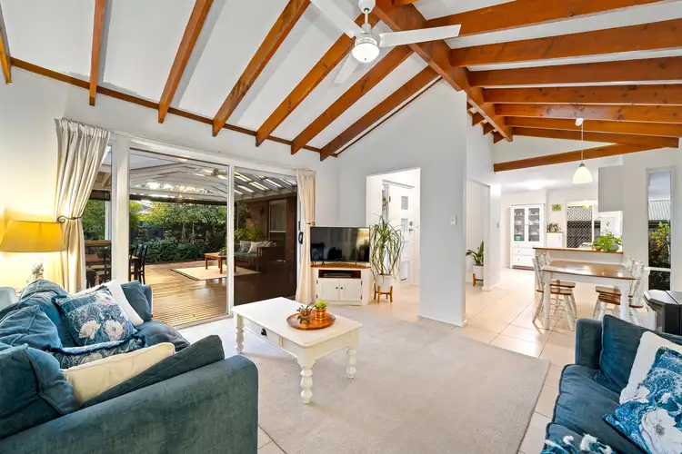 1 Crestwood Drive, Athelstone SA 5076