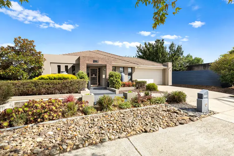 2 Botanic Drive, Pakenham VIC 3810