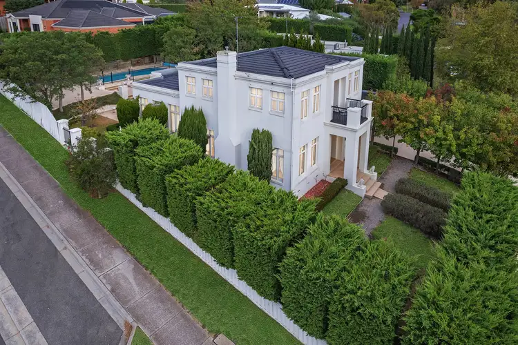 1 Leilani Court, Highton VIC 3216