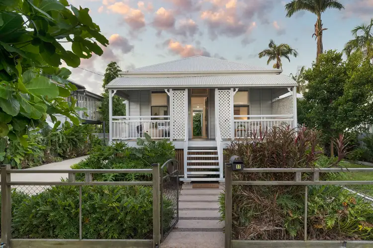 17 Armstrong Street, Hermit Park QLD 4812
