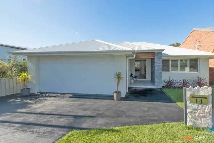 14 Pacific Street, Caves Beach NSW 2281