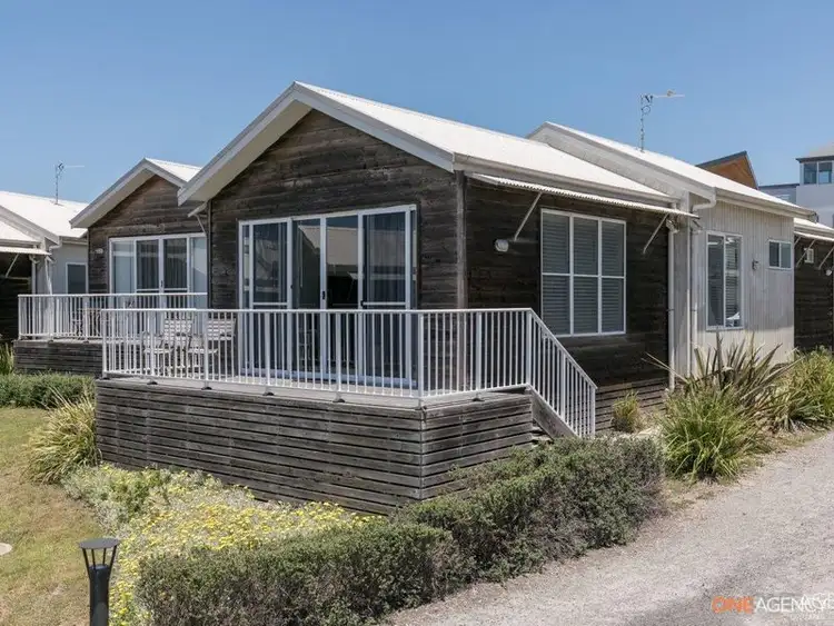 41 Seaside Circuit, Caves Beach NSW 2281