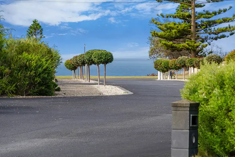 Second view of Homely house listing, 7 Seacliff Place, Portland VIC 3305
