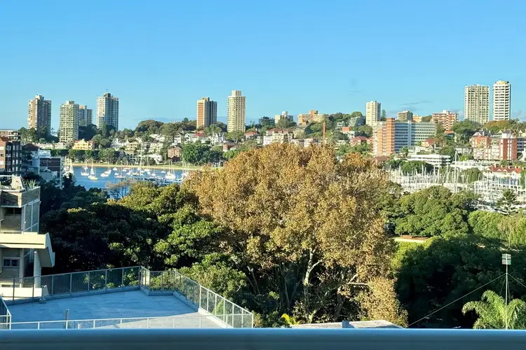 Third view of Homely studio listing, 807/76 Roslyn Gardens, Rushcutters Bay NSW 2011