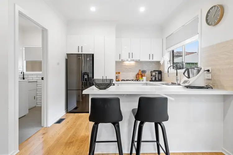 2/28 Williamson Avenue, Strathmore VIC 3041