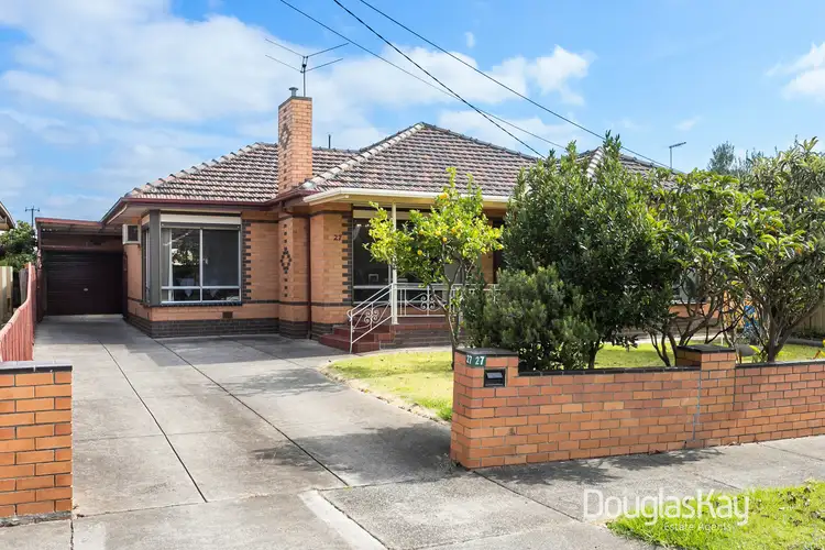 27 Tudor Road, Sunshine North VIC 3020