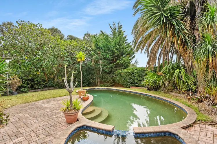 16 Alexander Avenue, Rye VIC 3941