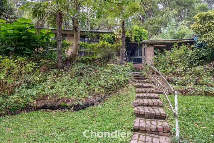 8 Hardy Street, Selby VIC 3159