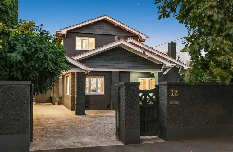 12 Oak Grove
