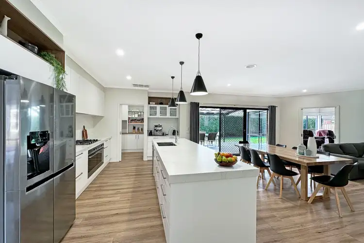 Sixth view of Homely house listing, 2 Grosvenor Court, Warragul VIC 3820