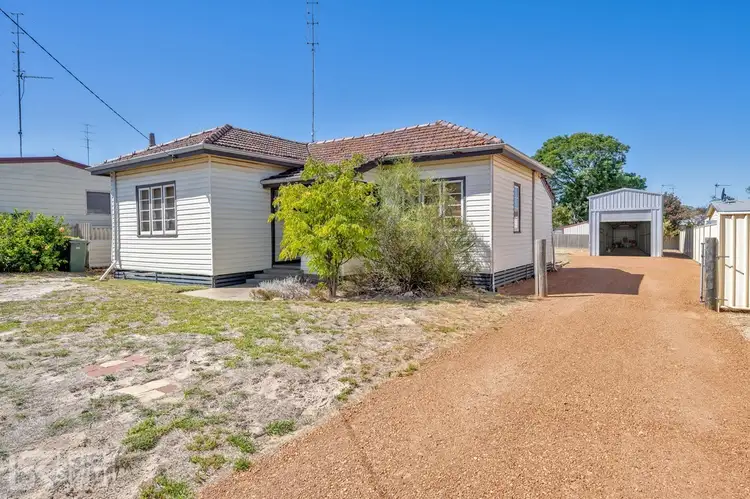 19 Thatcher Street, Waroona WA 6215