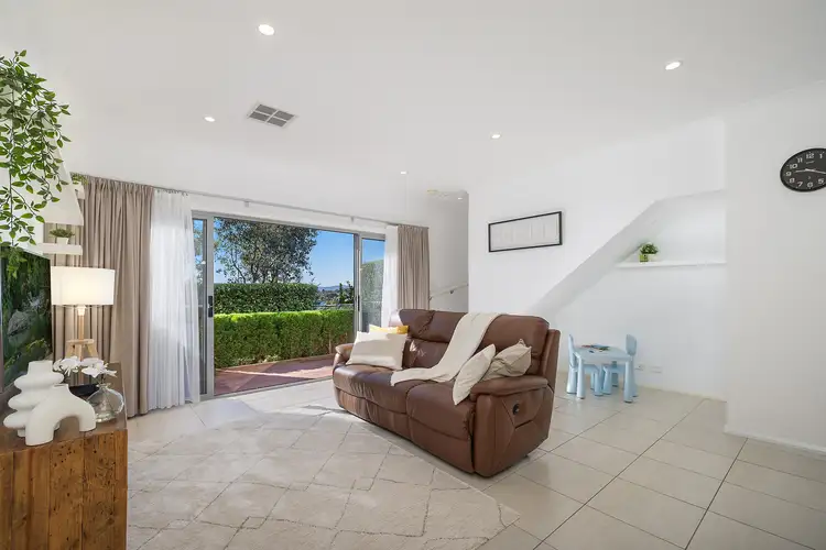15/5 Keith Waller Rise, Casey ACT 2913