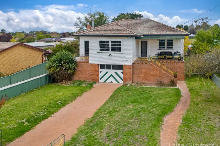 48 East Street, Uralla NSW 2358