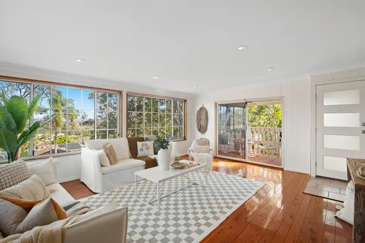 16 Valley View Road, Bateau Bay NSW 2261