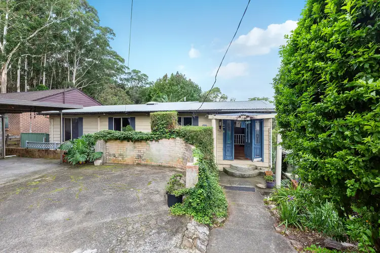 8 Kalori Avenue, Wyoming NSW 2250