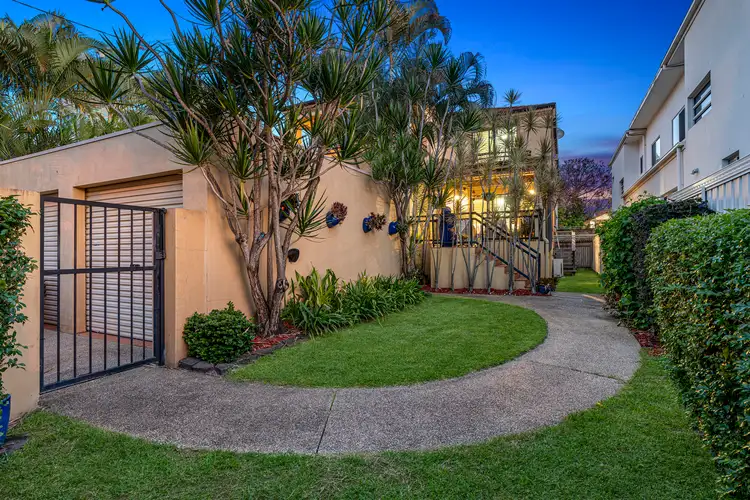 1/22 Robert Street, Labrador QLD 4215