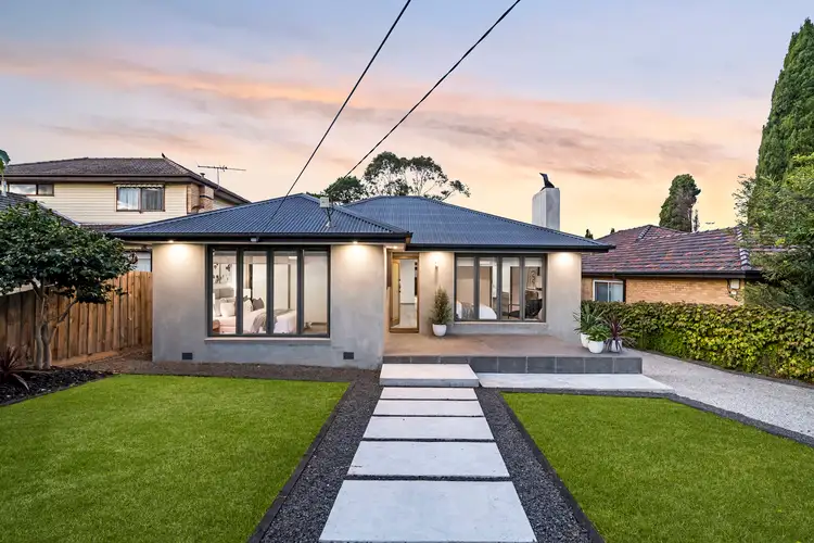 16 Willonga Street, Strathmore VIC 3041