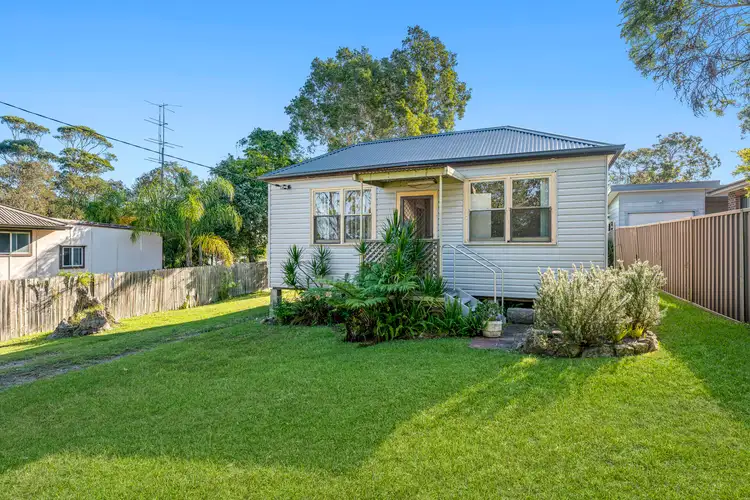 12 Budgeree Avenue, Lake Munmorah NSW 2259