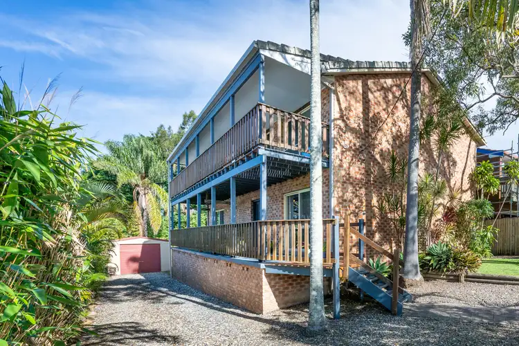 8 Island View Street