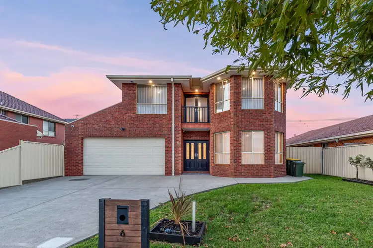 6 Pintail Crescent, Taylors Lakes VIC 3038