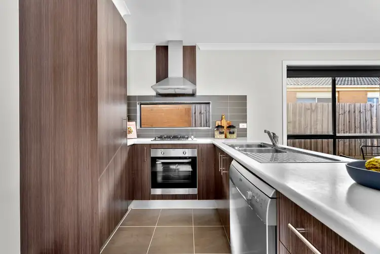Fifth view of Homely house listing, 5 Phoenix Circuit, Brookfield VIC 3338