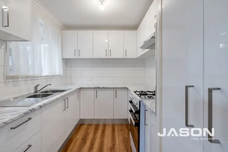 4 Barrington Crescent, Gladstone Park VIC 3043